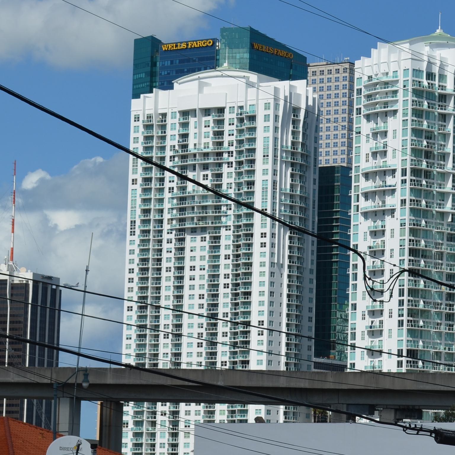 Brickell on the River North