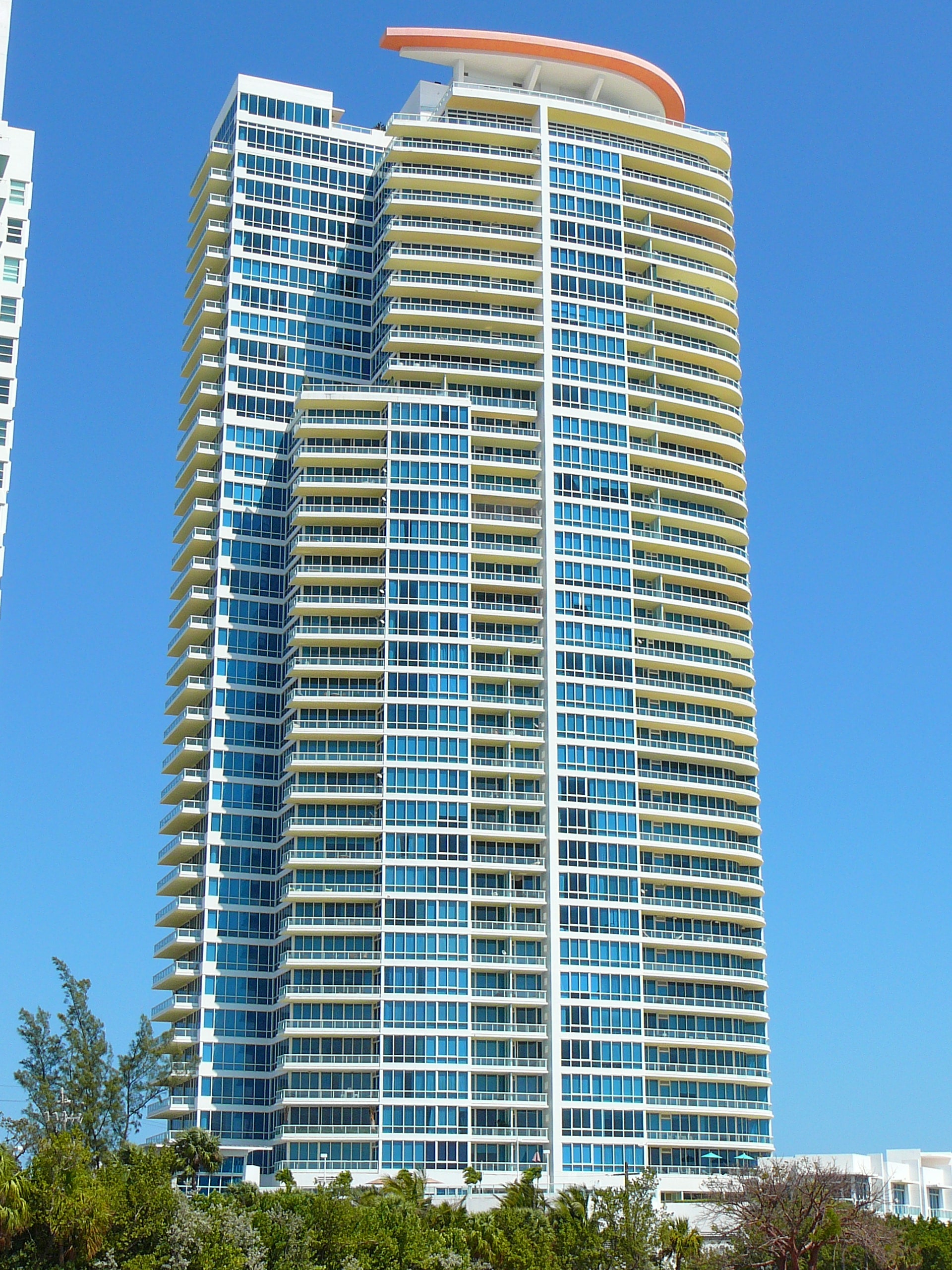 Continuum On South Beach