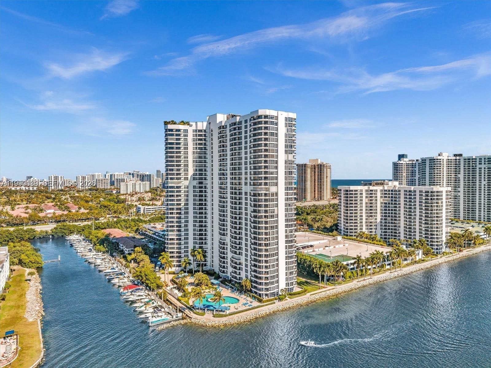 Mystic Pointe Tower 500