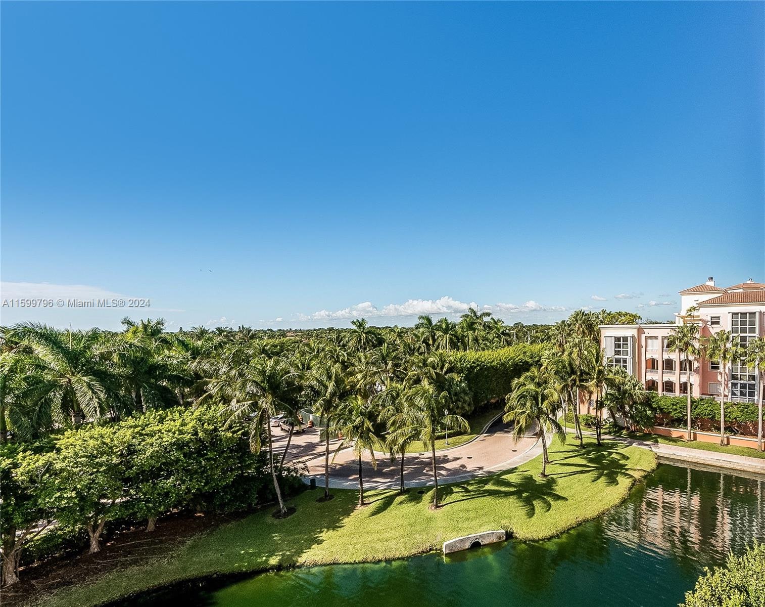 Ocean Club – Lake Villa Three