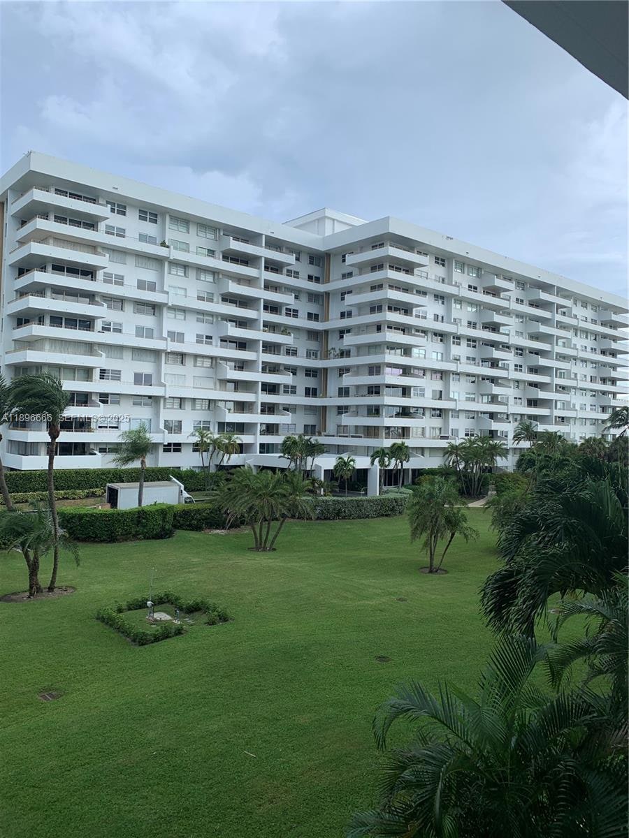 Commodore Club South