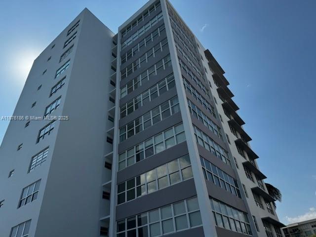 Blair House 9100