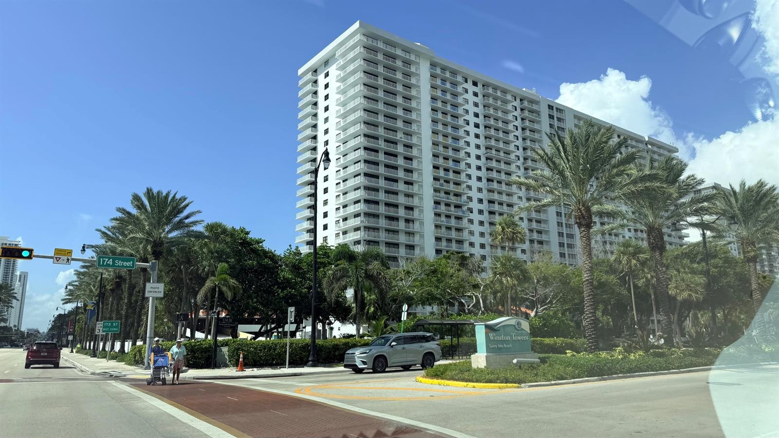 Winston Towers 600