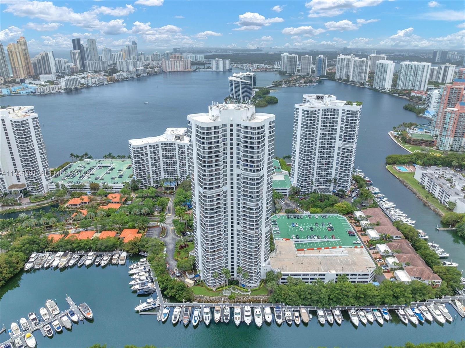 Mystic Pointe Tower 400
