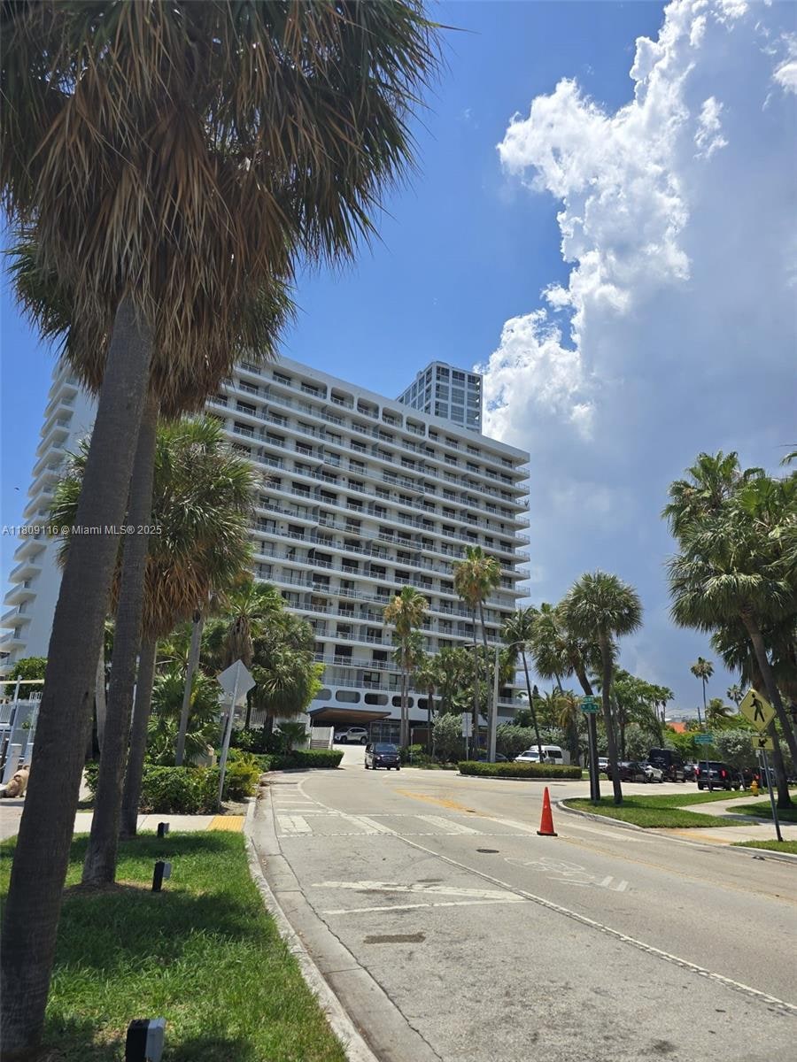 Brickell Harbour