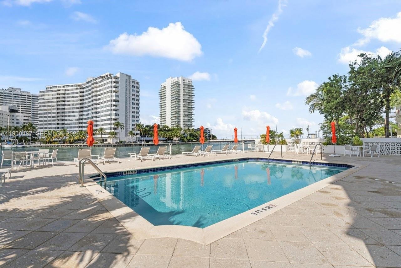 Lincoln Bay Towers