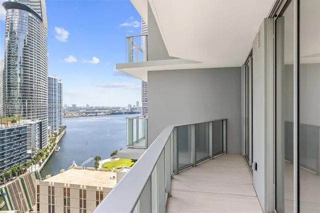 Viceroy Brickell Residences: building rendering photo 5