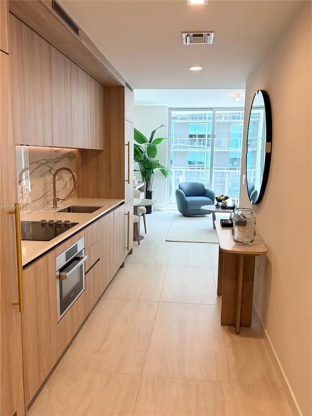 Viceroy Brickell Residences: building rendering photo 3